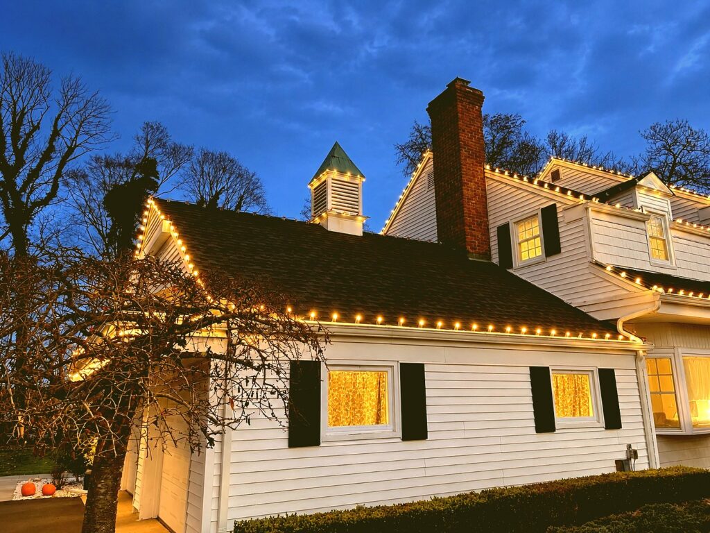 310 Christmas lights in Colts Neck, NJ