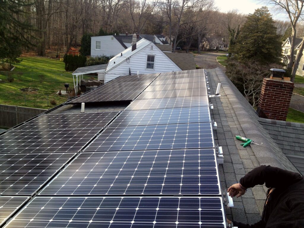 20-panel 6.1 kW solar array in Little Silver, NJ